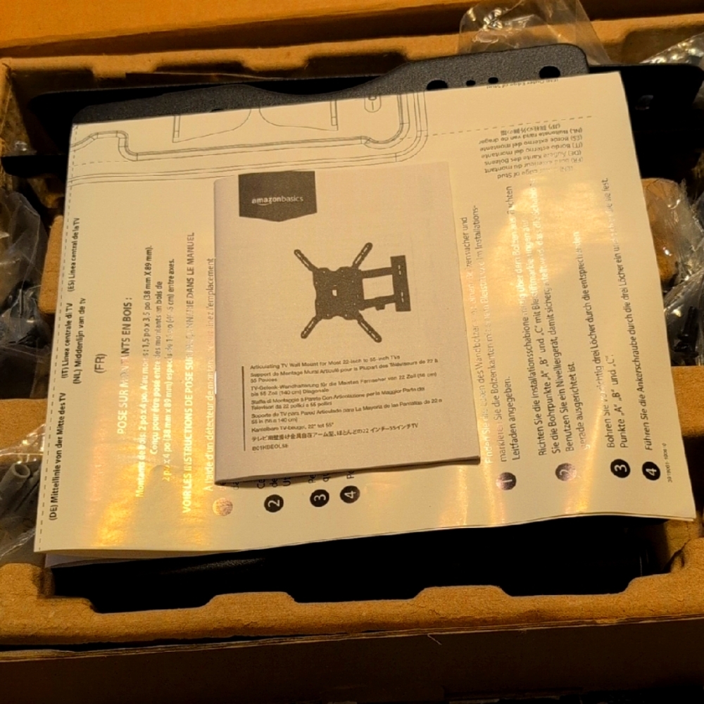 Wall mount for a 22 to 55 inch TV